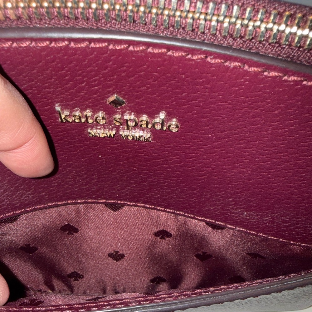 Kate Spade New York Burgundy Leather Crossbody Bag NWOT Adjustable Strap 💼 💜❤️ - Picture 3 of 8